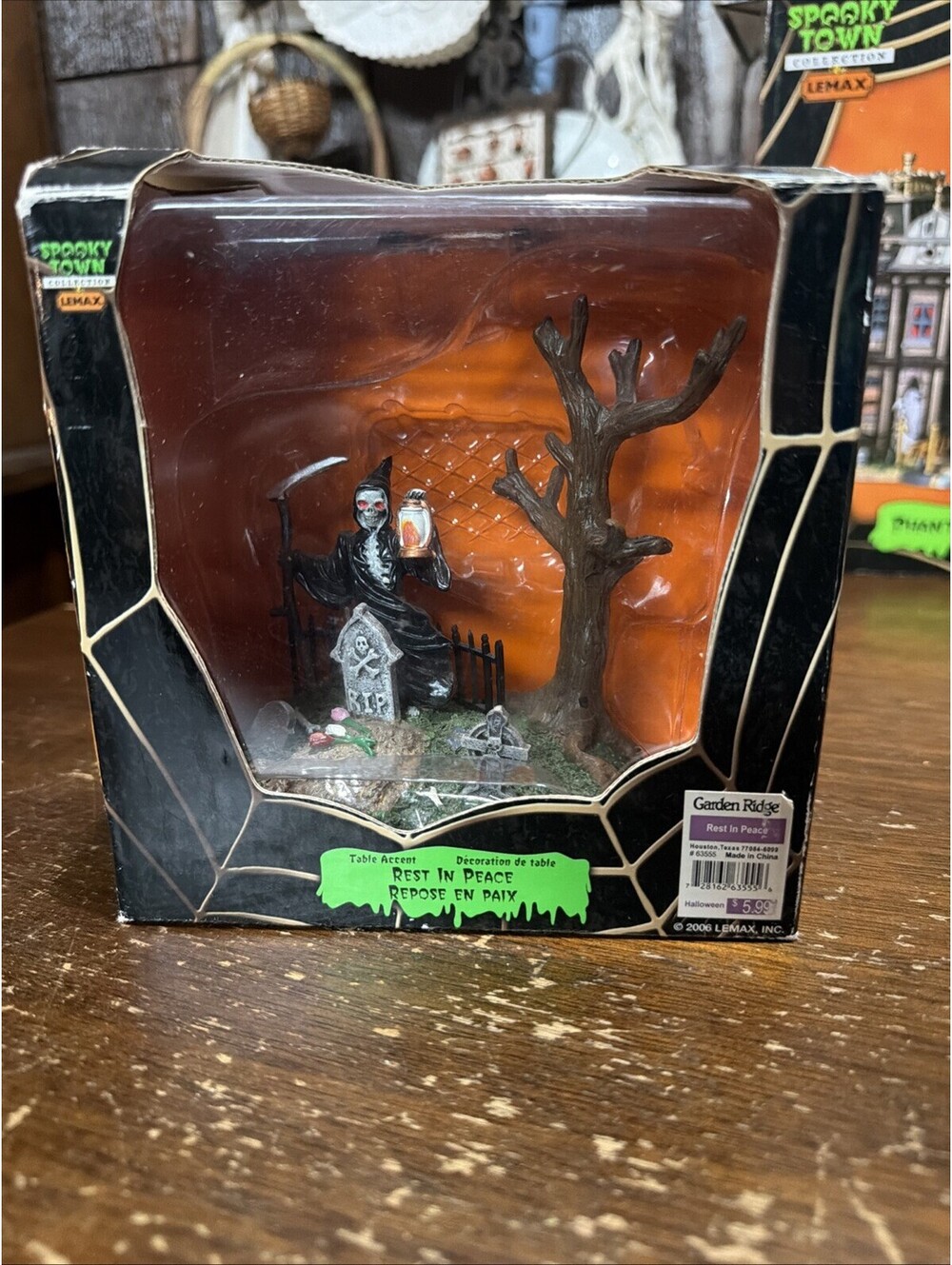 Lemax Spooky Town Rest in Peace 63555 Halloween Village Table Retired